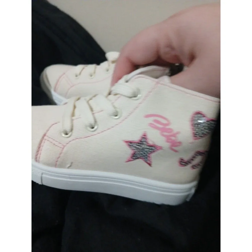 Bebe Size 9c Kids Shoes ivory color with box